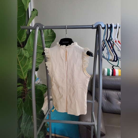 BNWT RW&Co Sleeveless Organic Cotton Top With Lace Details - Picture 3 of 5